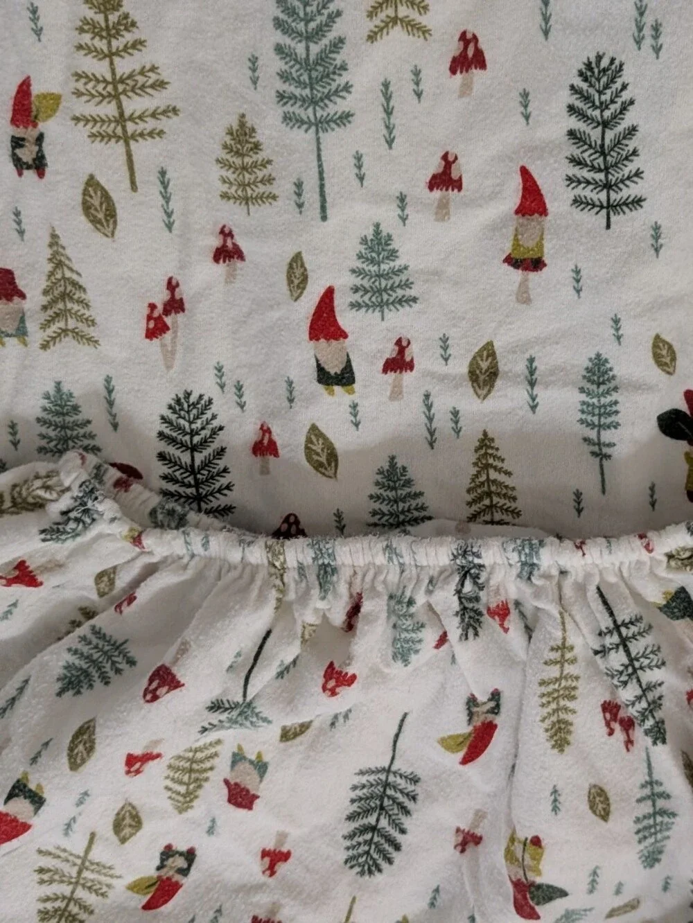 Cuddle Duds Flannel Queen Sheet Set GNOMES 4PC Soft & Cozy Barely Used Mushroom